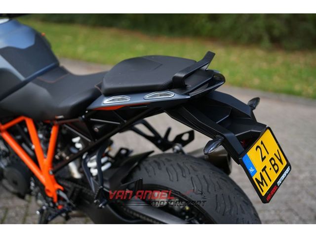 ktm - 1290-super-duke-gt