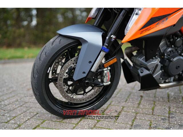 ktm - 1290-super-duke-gt