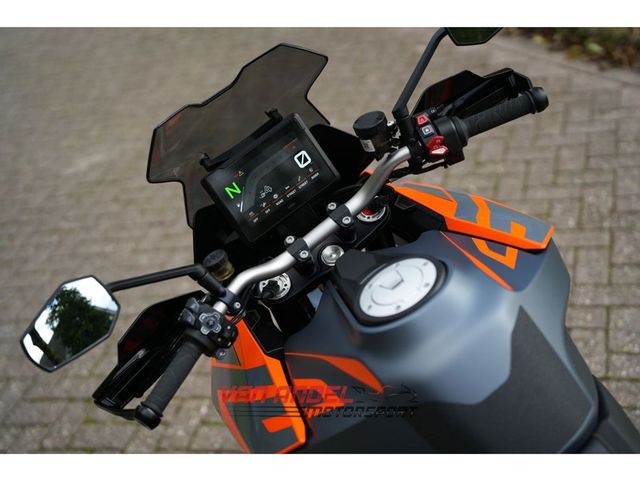 ktm - 1290-super-duke-gt