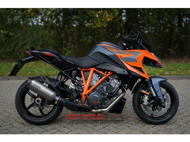 ktm - 1290-super-duke-gt