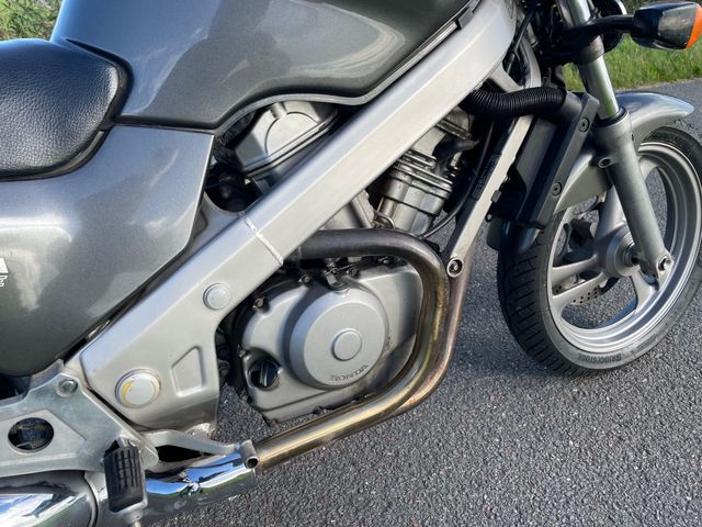 honda - ntv-650-revere
