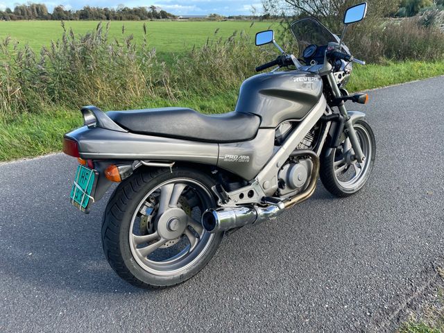 honda - ntv-650-revere