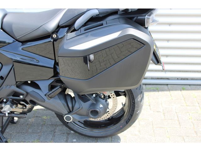 bmw - r-1300-rt
