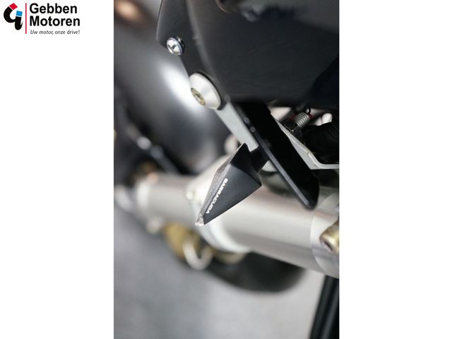 ducati - m-900-monster