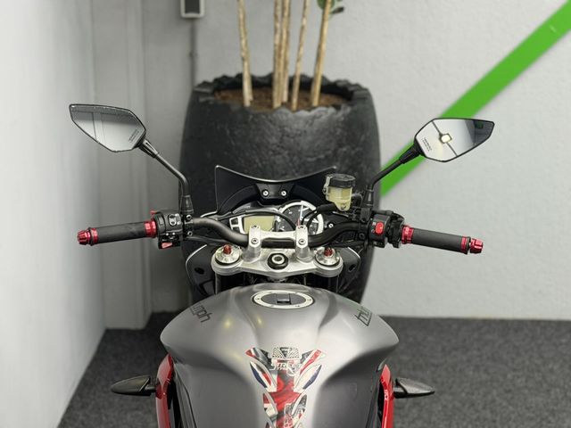 triumph - street-triple-r