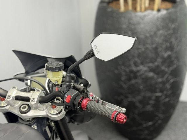 triumph - street-triple-r