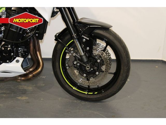 kawasaki - z900