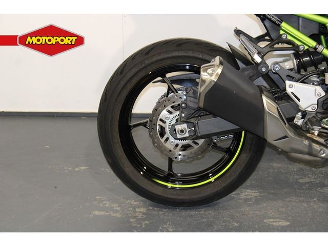 kawasaki - z900