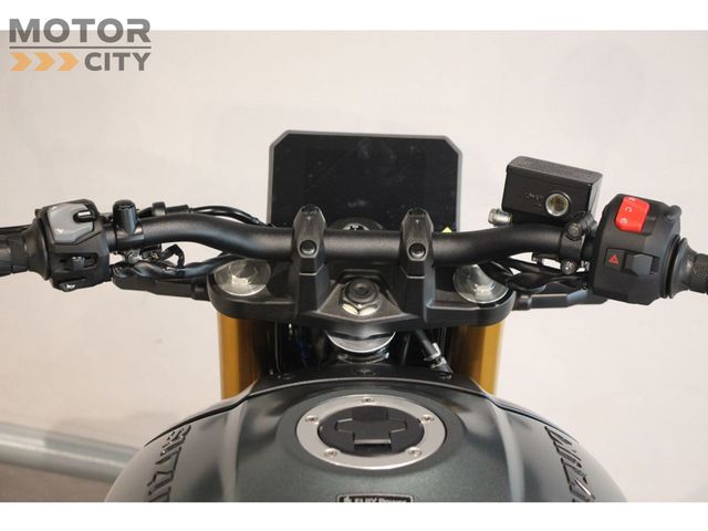 suzuki - gsx-8t