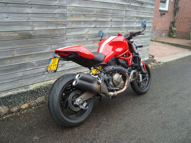 ducati - monster-821