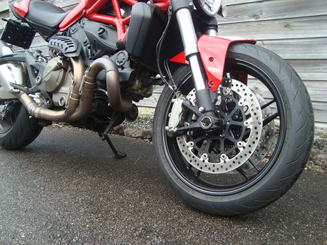 ducati - monster-821