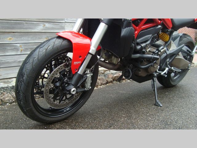 ducati - monster-821