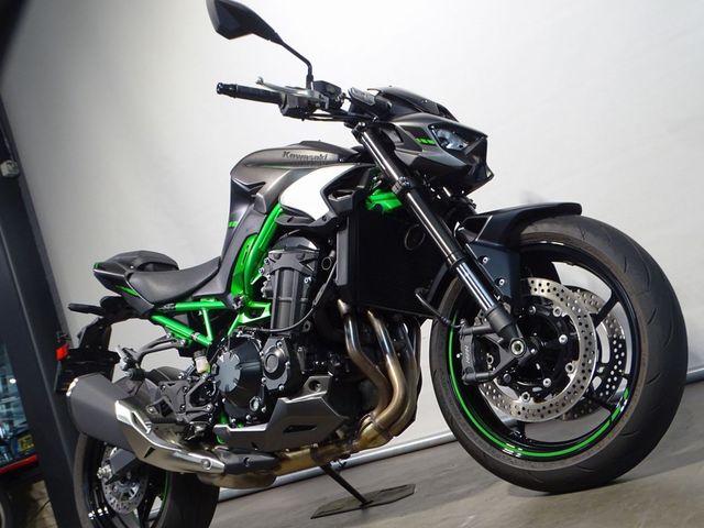 kawasaki - z900