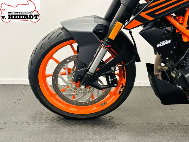 ktm - 125-duke
