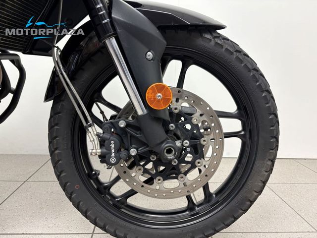 triumph - tiger-800-xrx