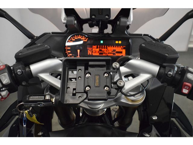 bmw - r-1200-rs