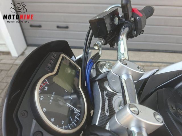 suzuki - gsr-750