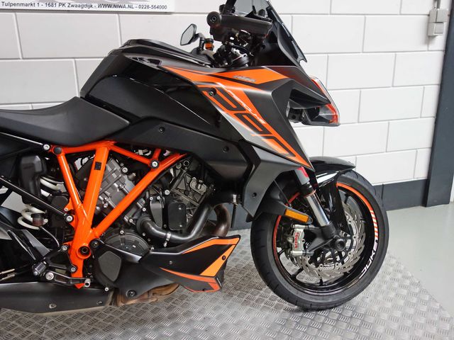 ktm - 1290-super-duke-gt