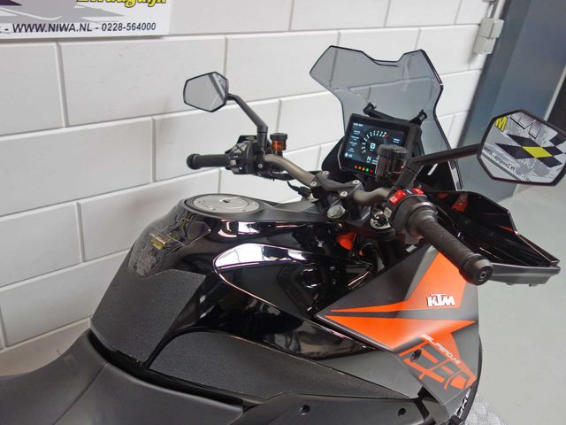 ktm - 1290-super-duke-gt