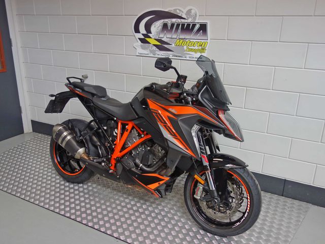 ktm - 1290-super-duke-gt