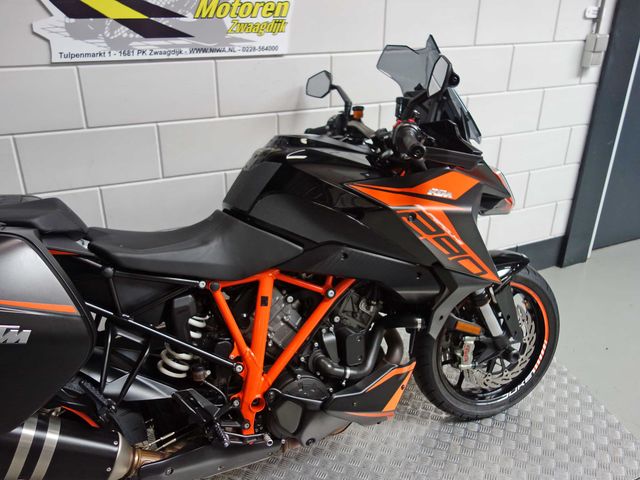 ktm - 1290-super-duke-gt