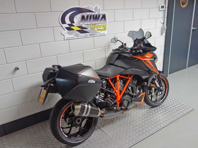 ktm - 1290-super-duke-gt