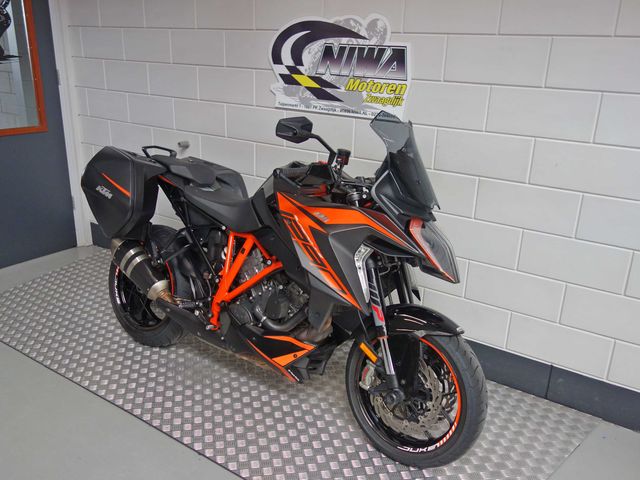 ktm - 1290-super-duke-gt
