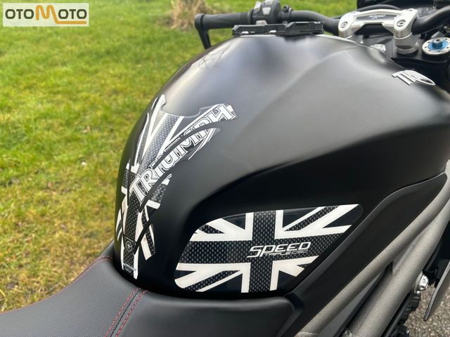 triumph - speed-triple-rs