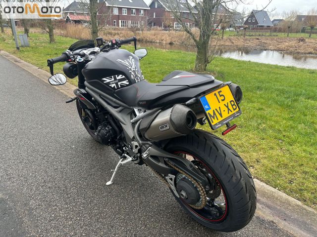 triumph - speed-triple-rs