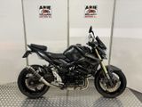 SUZUKI GSR 750