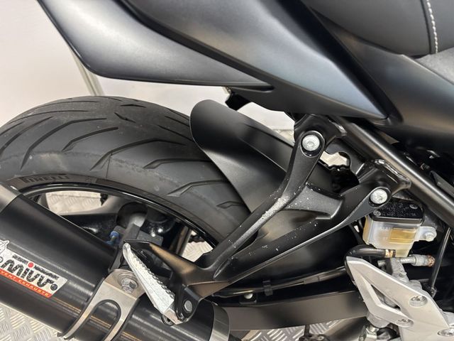 suzuki - gsr-750
