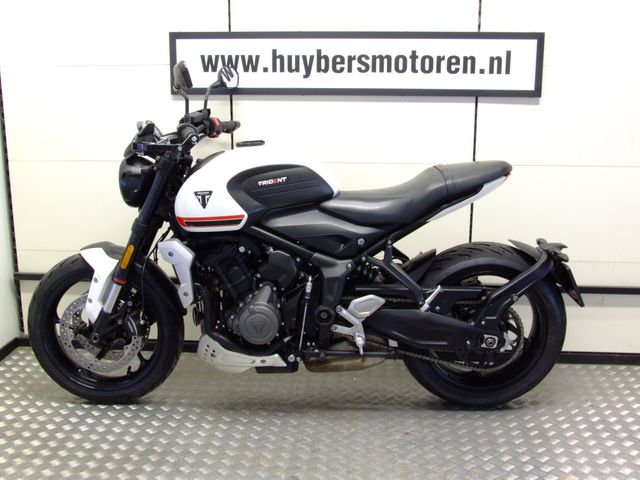 triumph - trident-660