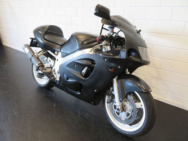 suzuki - gsx-r-600