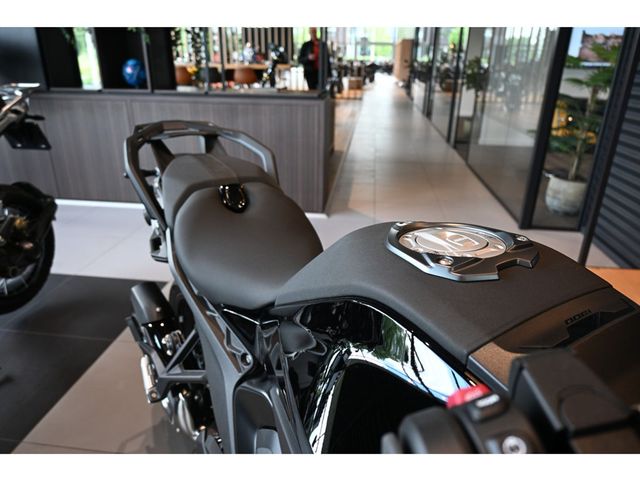 bmw - r-1300-rs