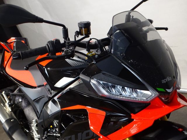 aprilia - tuono-v4
