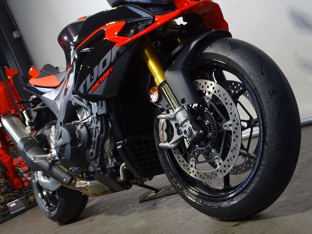 aprilia - tuono-v4