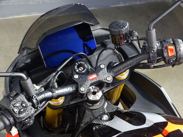 aprilia - tuono-v4