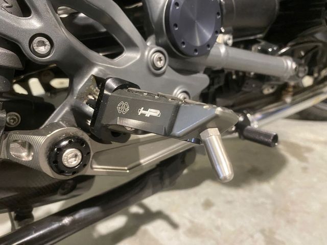 bmw - r-1200-r