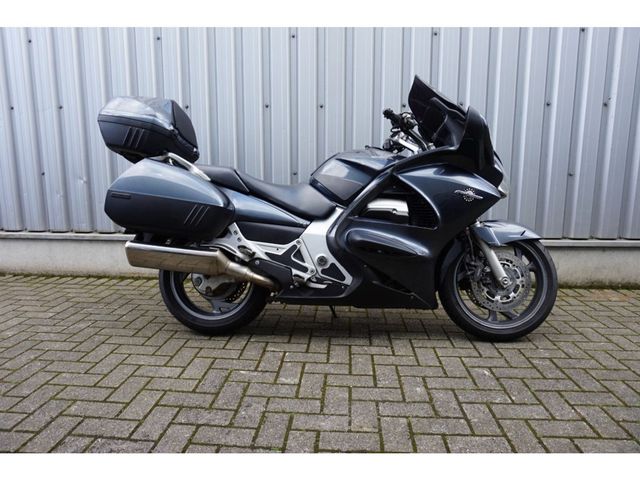 honda - st-1300-pan-european