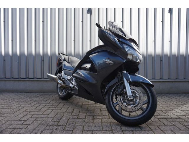 honda - st-1300-pan-european