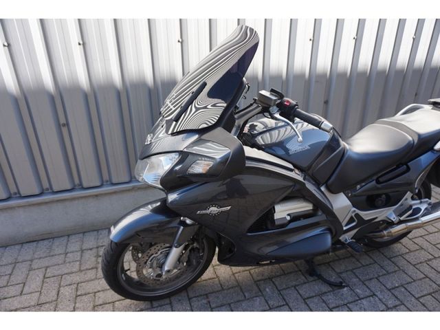 honda - st-1300-pan-european