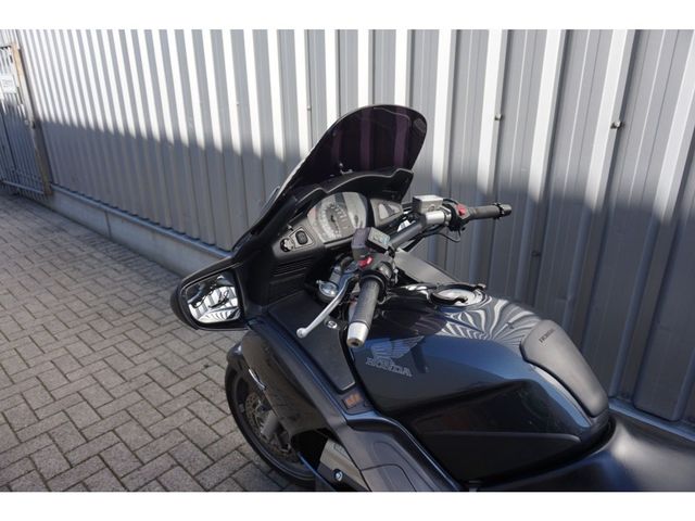 honda - st-1300-pan-european