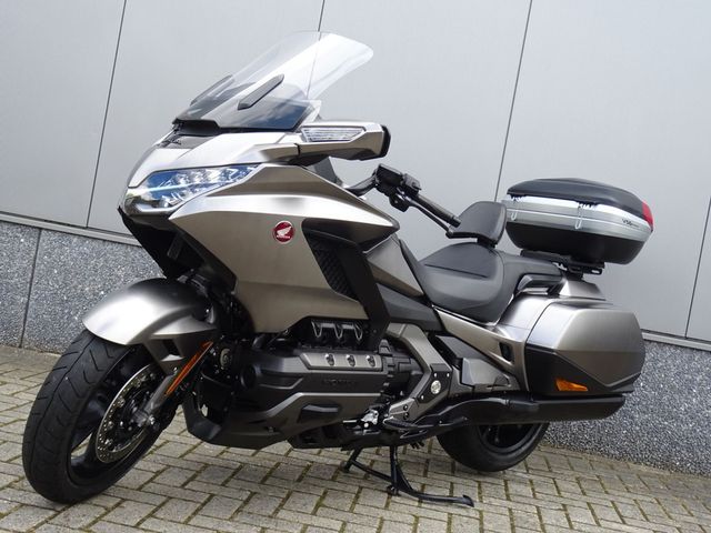 honda - gl-1800-goldwing-bagger