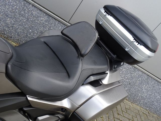 honda - gl-1800-goldwing-bagger