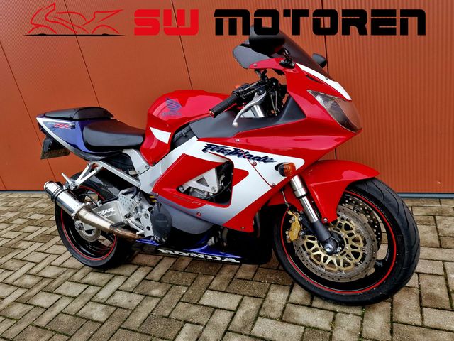 honda - cbr-900-rr-fireblade