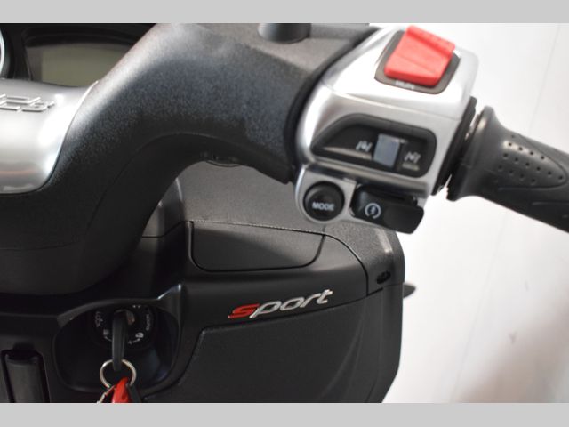 piaggio - mp3-300-hpe-sport
