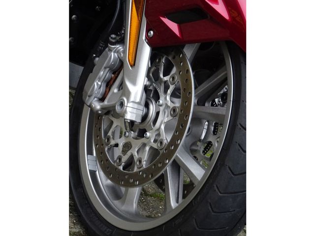 honda - gl-1800-goldwing-dct