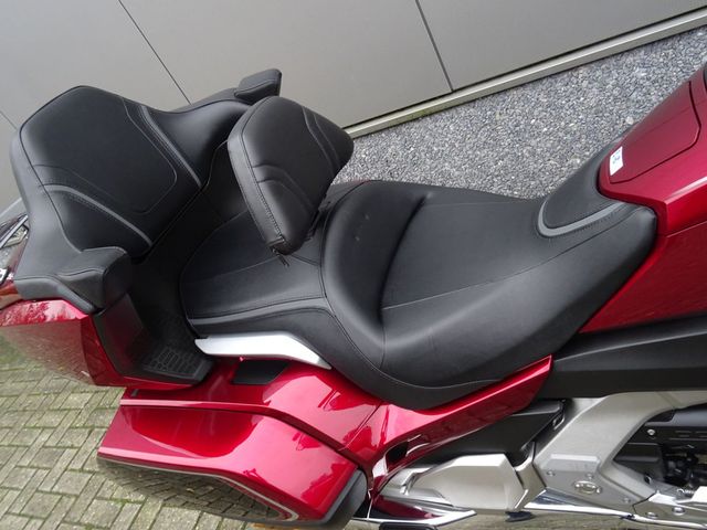 honda - gl-1800-goldwing-dct