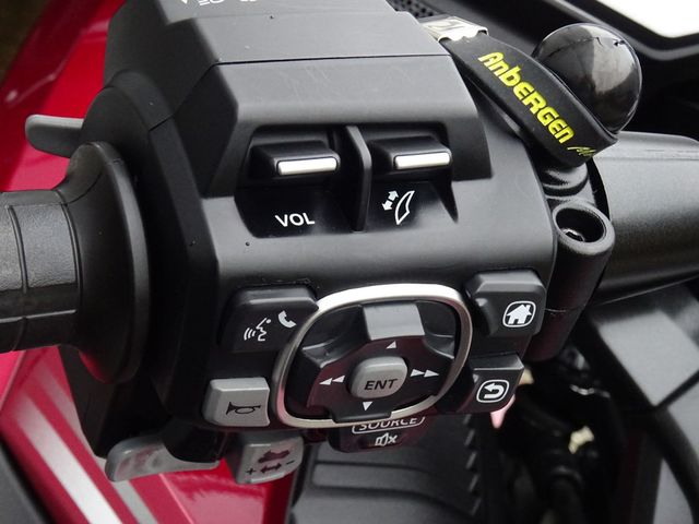 honda - gl-1800-goldwing-dct