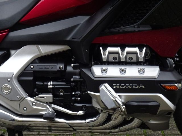 honda - gl-1800-goldwing-dct